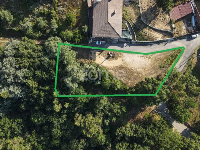 Terreno urbano com 2433m²