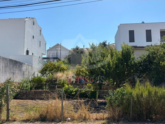 Terreno urbano com 263.70 m² no Bairro das Maroitas, São João da Talha