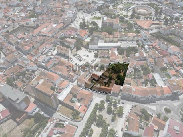 Terreno Urbano com 2.500 m² no Centro do Cartaxo Excelente Localização
