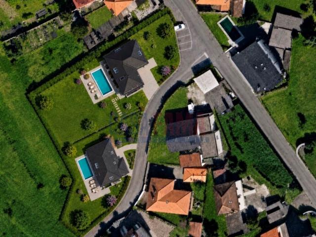Terreno Urbano com 2.600 m² e Vistas Deslumbrantes para a Serra
