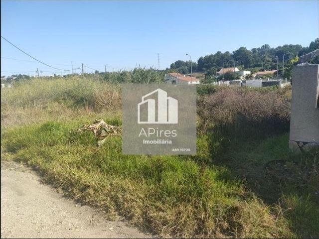 Terreno Urbano com 304.5 m2 na Quinta de Santo António da Romeira, Caparica