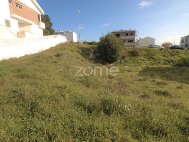Terreno urbano com 330m² | S. Silvestre