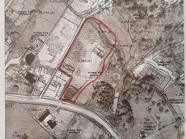 Terreno Urbano com 3545 m² na zona de Sesimbra / Zambujal, incluindo armazém de 120 m² e viabilidade de construção até 138,18 m²