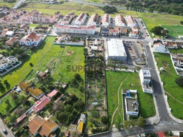 Terreno urbano com 4.125 m² em Santo António da Charneca Barreiro