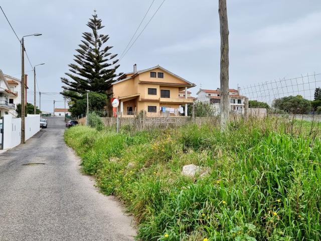 Terreno urbano com 6.440m2 em Rio de Mouro
