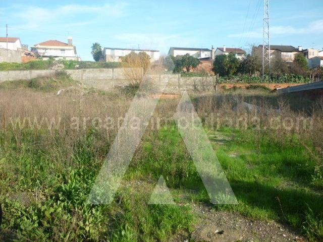 Terreno urbano com 700 m2