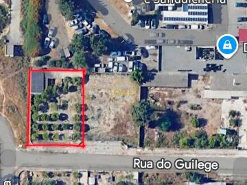 Terreno Urbano com 736m2, com área de construção de 350m2