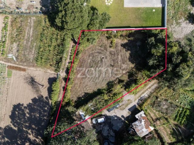 Terreno Urbano com 751 m² em Ramalde, Porto
