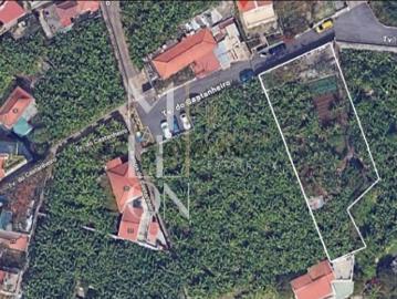 Terreno com 808m² Localização Premium e Elevado Potencial de Investimento