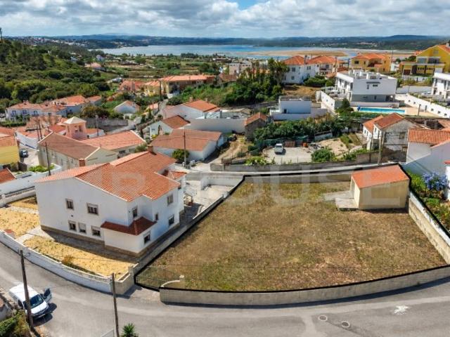 TERRENO URBANO COM 879² e POTENCIAL CONSTRUTIVO FOZ DO ARELHO