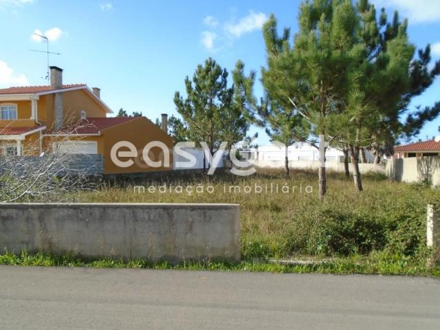 Terreno Urbano com 919 m2 perto do Centro da Vila de Pataias