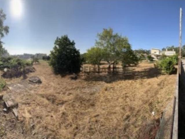 Terreno Urbano com 910 m² para Construção de Moradias em Grijó, Vila Nova de Gaia