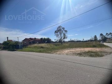 Terreno Urbano com Duas Frentes em Zona Tranquila Fontão, Albergaria a Velha