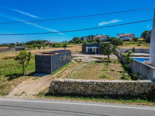 Terreno Urbano com moradia modelar T3, autossuficiente com Painéis Solares Figueira da Foz