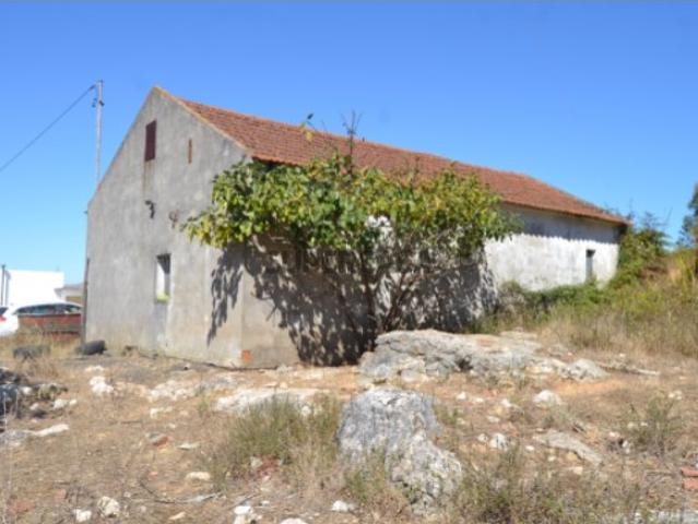 Terreno urbano com potencial de construção Rocha Forte, Cadaval