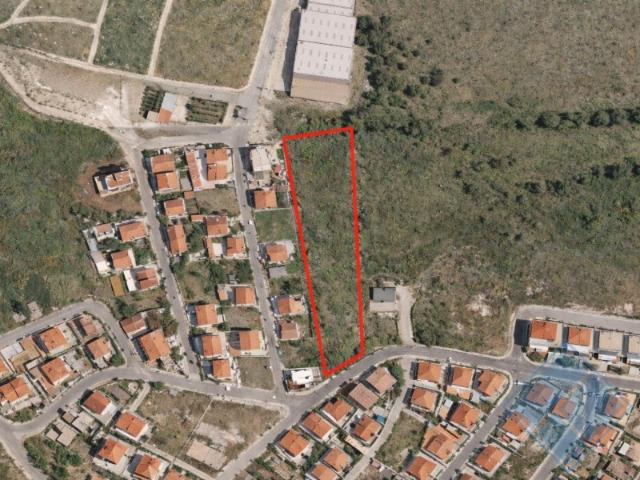 Terreno Urbano com Potencial Urbanístico Odivelas | Zona Residencial em Consolidação