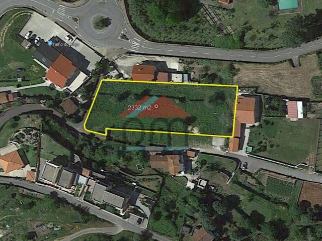 Terreno Urbano com Possibilidade de Destaque em Dois Lotes