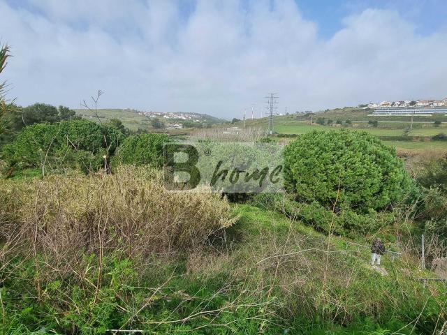 Terreno urbano com projeto aprovado | 666 m² | Funchalinho