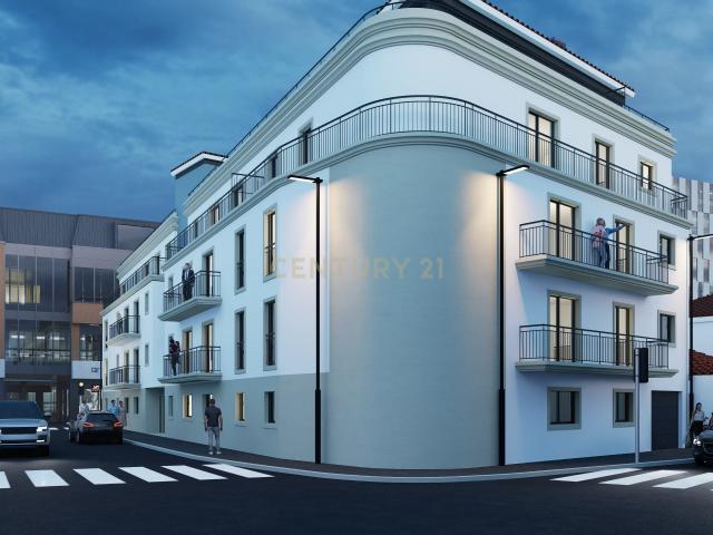 Terreno Urbano com Projeto Aprovado em Vialonga para 23 apartamentos