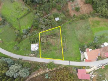 Terreno urbano com projeto aprovado situado em Peão, Góis