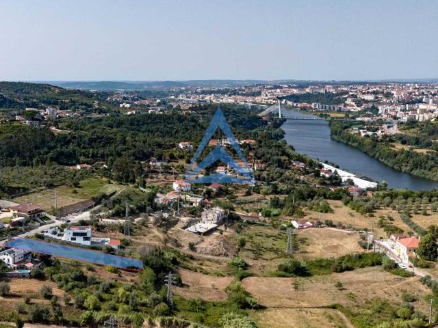 Terreno Urbano com Projeto | Coimbra
