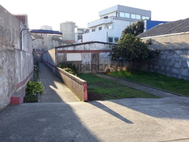 Terreno urbano com projeto de arquitetura aprovado | Matosinhos
