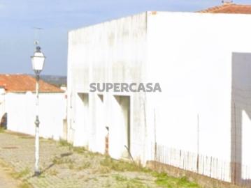 terreno Urbano com Projeto para d um imovel com cave em Alvito Beja