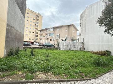 Terreno Urbano com Projeto Pré Aprovado no Centro de Oliveira de Azeméis – 260 m²