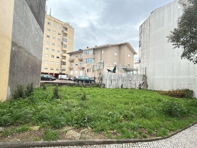 Terreno Urbano com Projeto Pré Aprovado no Centro de Oliveira de Azeméis – 260 m²