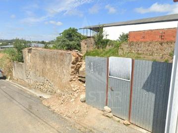 Terreno urbano com ruínas perto de Óbidos