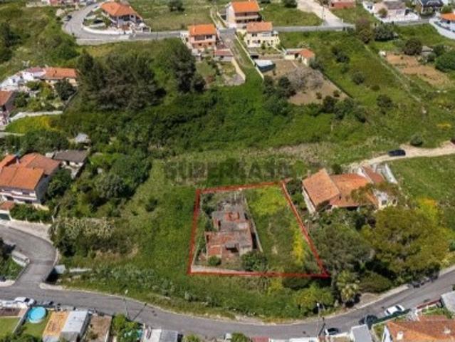 Terreno Urbano com viabilidade para 1 ou 2 moradias em Porto Salvo