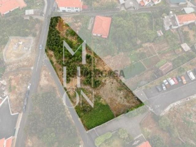 Terreno Urbano com Vista Mar e Elevado Potencial de Investimento Santa Cruz, Madeira