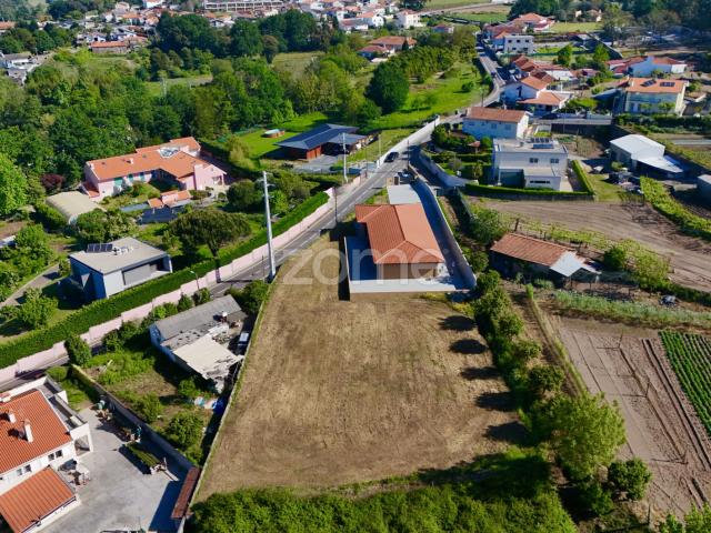 Terreno urbano Couto S. Miguel, Santo Tirso