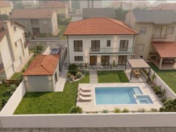 Terreno Urbano de 405 m² em Bragança Excelente Exposição Solar