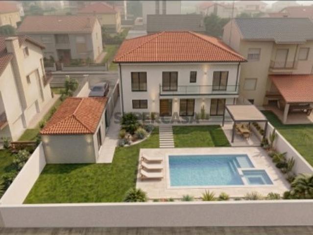 Terreno Urbano de 405 m² em Bragança Excelente Exposição Solar