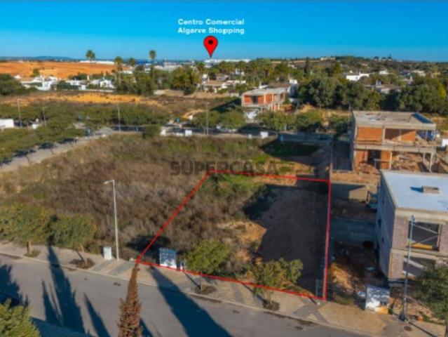 Terreno urbano de 410 m² na quinta dos Alamos Guia