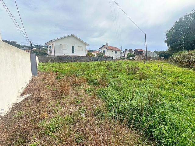 Terreno Urbano de 800m² | Fiães, Santa Maria da Feira