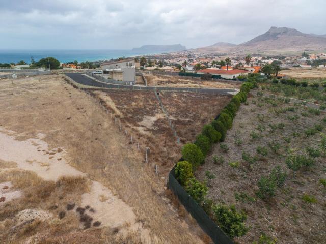 Terreno Urbano de 458 m² à Venda – Urbanização das Lombas, Porto Santo