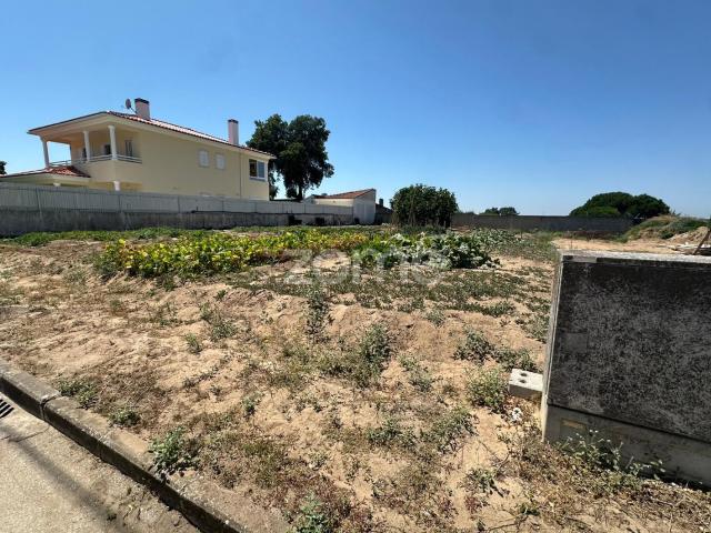 Terreno urbano de 612 m² em Charneca da Cotovia, Sesimbra