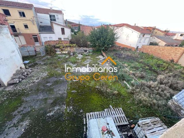 TERRENO URBANO DE 652M2 CON CONSTRUCCION INDUSTRIAL DE 484M2 EN VILLAR DE TORRE