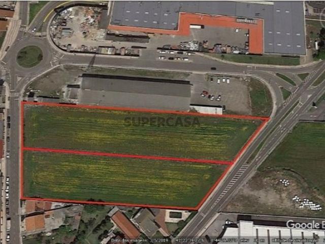 Terreno Urbano de 10.000 m² em Argivai, Póvoa de Varzim Potencial para Habitação e Indústria