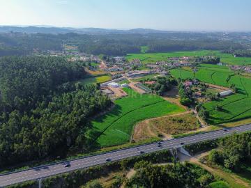 Terreno Rústico de 1 000 m² — Castêlo da Maia Maia