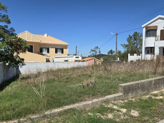 Terreno Urbano de Gaveto | 315 m² | A 3 km de Caneças