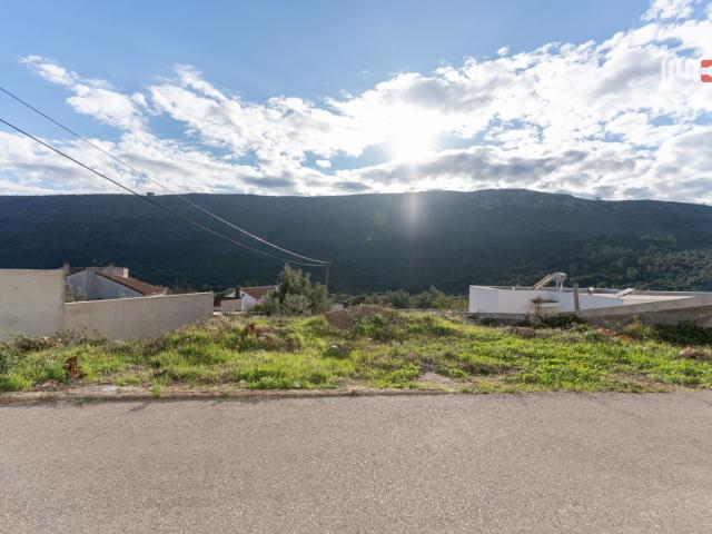 Terreno Urbano em Travessa dos Melões, Mira de Aire
