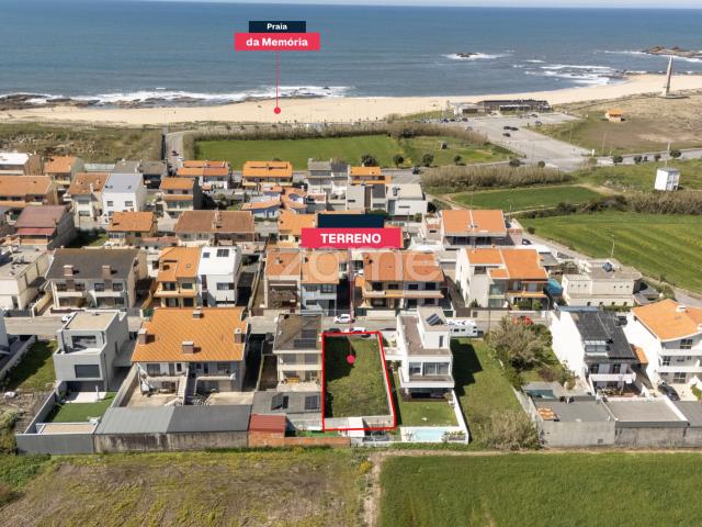 Terreno urbano em um loteamento residencial próximo à Praia da Memória