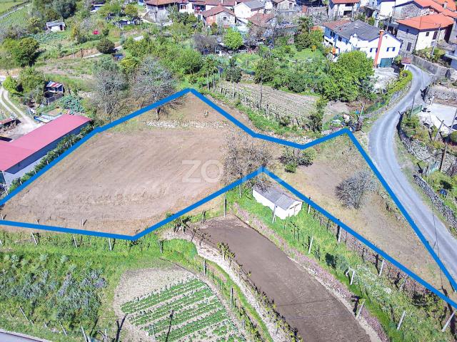 Terreno urbano em Valdreu, Vila Verde, com 1547 m²
