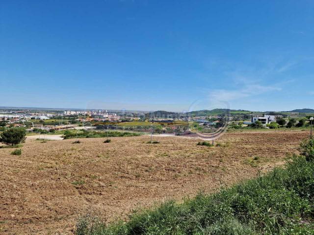 Terreno urbano em Alenquer ALQ008