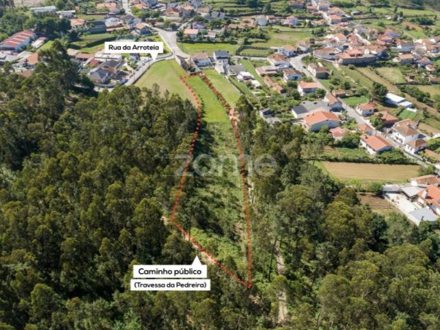 Terreno urbano em Caldas de São Jorge Área de 3.462 m2