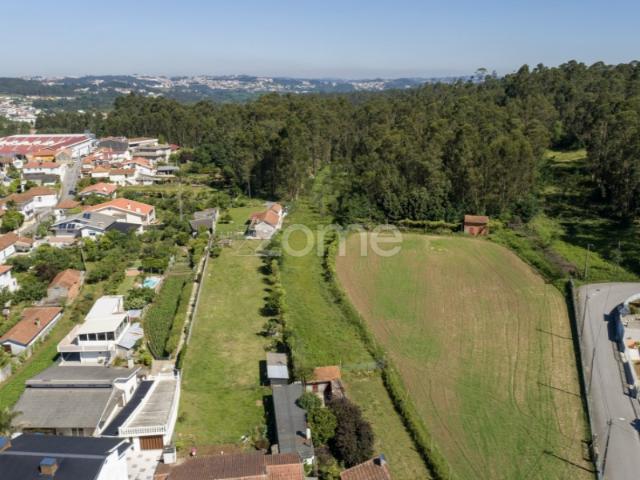 Terreno urbano em Caldas de São Jorge Área de 3.462 m2