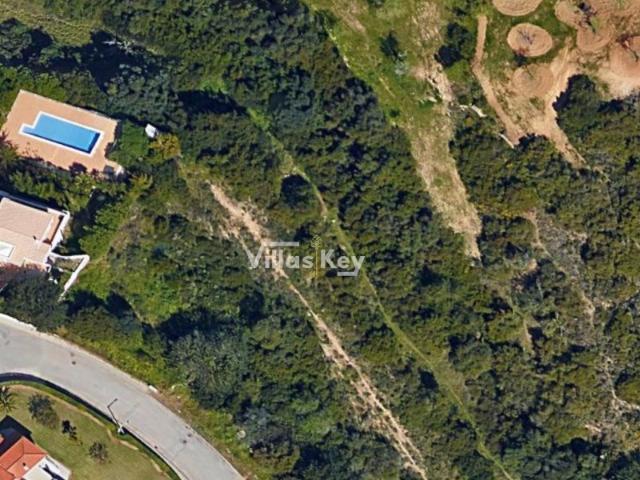 Terreno urbano em Carvoeiro, perto da praia